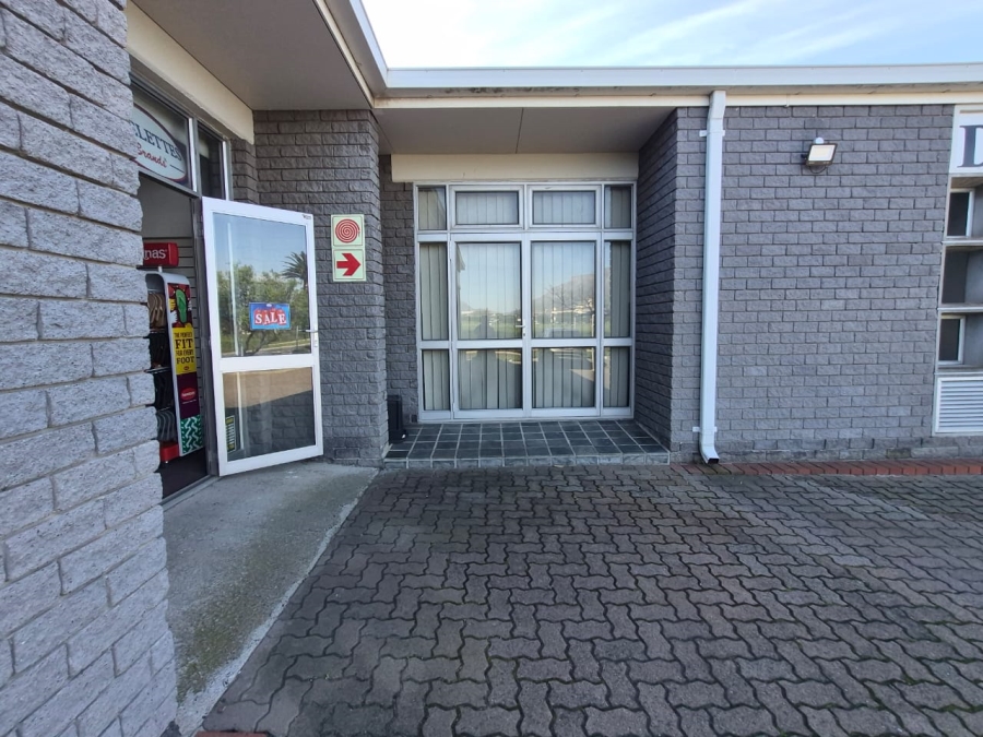To Let Commercial Property for Rent in Pinelands Western Cape